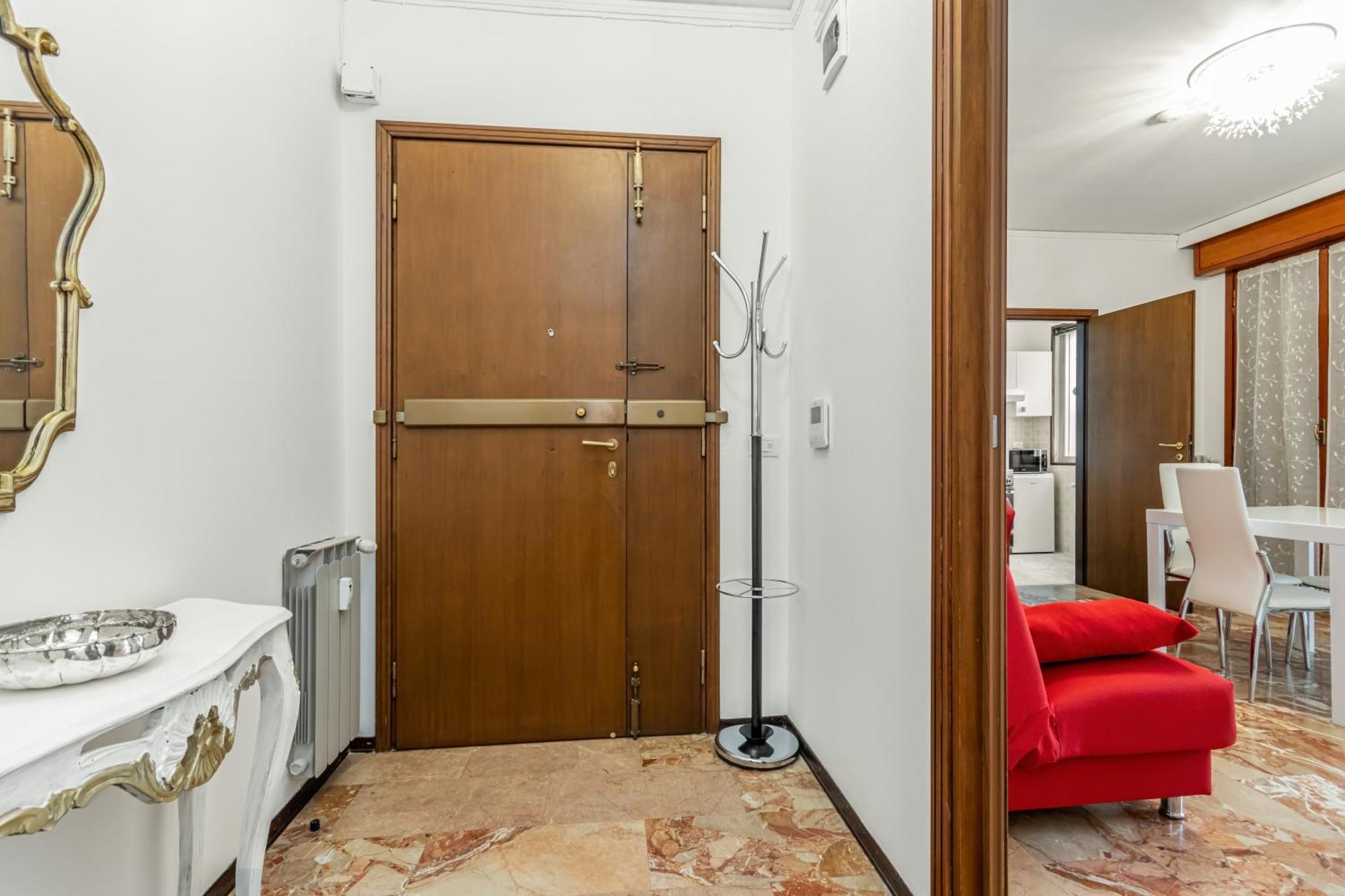 Apartment In Central Mestre With Parking! ヴェネツィア エクステリア 写真